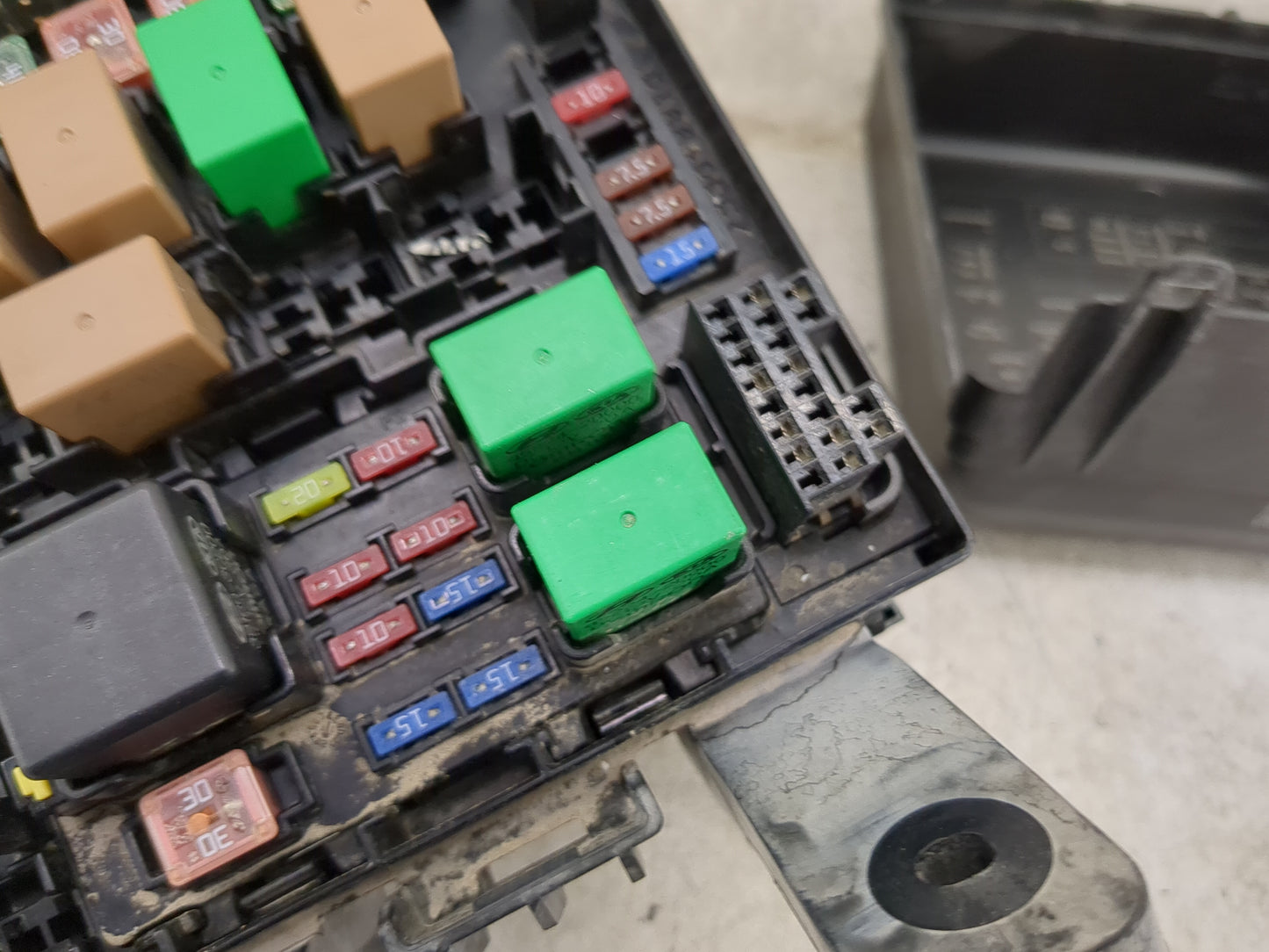 2014-2015 Hyundai Tucson Fusebox Fuse Box Panel Relay Module P/N:91941-2S120FFF MG666141 Fits Fits 2014 2015 OEM Used Auto P
