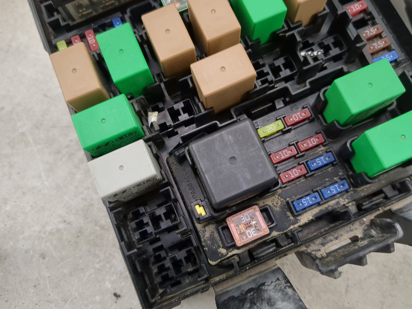 2014-2015 Hyundai Tucson Fusebox Fuse Box Panel Relay Module P/N:91941-2S120FFF MG666141 Fits Fits 2014 2015 OEM Used Auto P