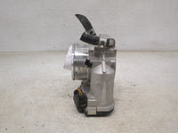 2014-2015 Hyundai Tucson Throttle Body P/N:35100-2G700 Fits Fits 2011 2012 2013 2014 2015 2016 OEM Used Auto Parts - Oemused