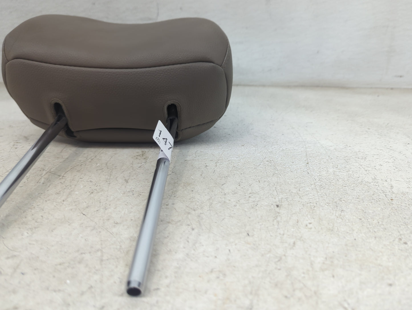 2010-2016 Hyundai Tucson Headrest Head Rest Front Driver Passenger Seat Fits Fits 2010 2011 2012 2013 2014 2015 2016 OEM Use