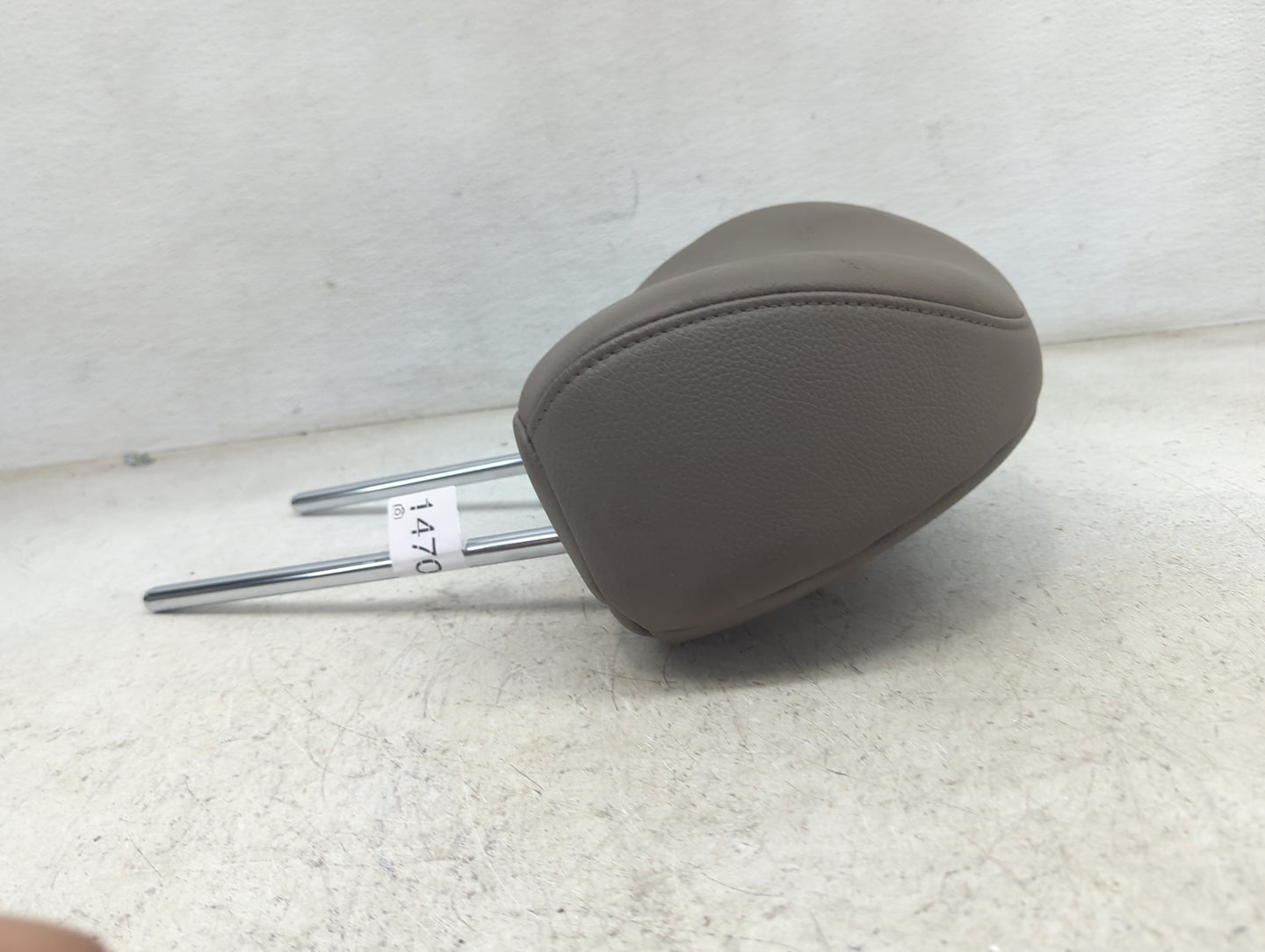 2010-2016 Hyundai Tucson Headrest Head Rest Front Driver Passenger Seat Fits Fits 2010 2011 2012 2013 2014 2015 2016 OEM Use