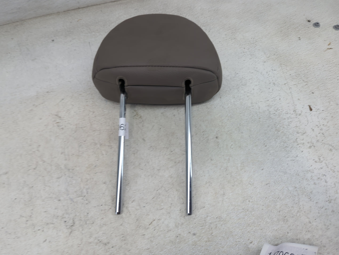 2010-2016 Hyundai Tucson Headrest Head Rest Front Driver Passenger Seat Fits Fits 2010 2011 2012 2013 2014 2015 2016 OEM Use