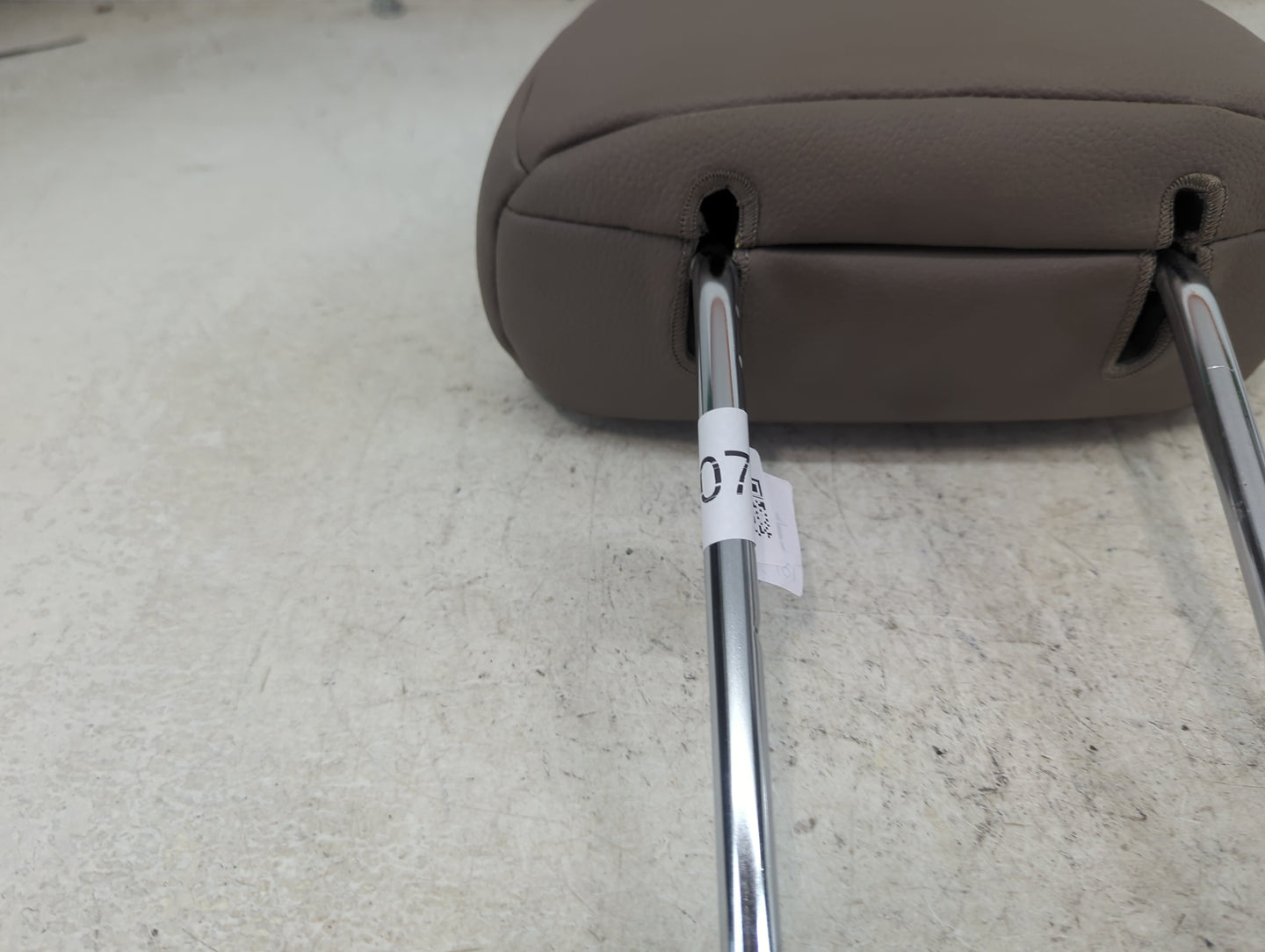 2010-2016 Hyundai Tucson Headrest Head Rest Front Driver Seat Grey - Oemusedautoparts1.com