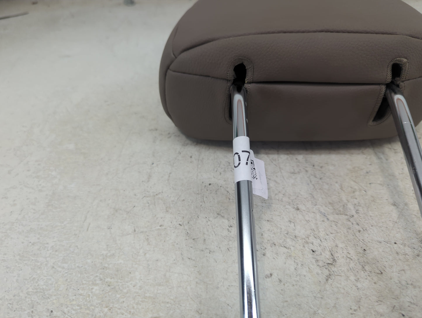 2010-2016 Hyundai Tucson Headrest Head Rest Front Driver Seat Grey - Oemusedautoparts1.com