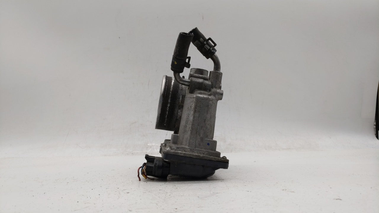 2014-2018 Hyundai Tucson Throttle Body P/N:35100-2E000 Fits Fits 2011 2012 2013 2014 2015 2016 2017 2018 2019 OEM Used Auto 