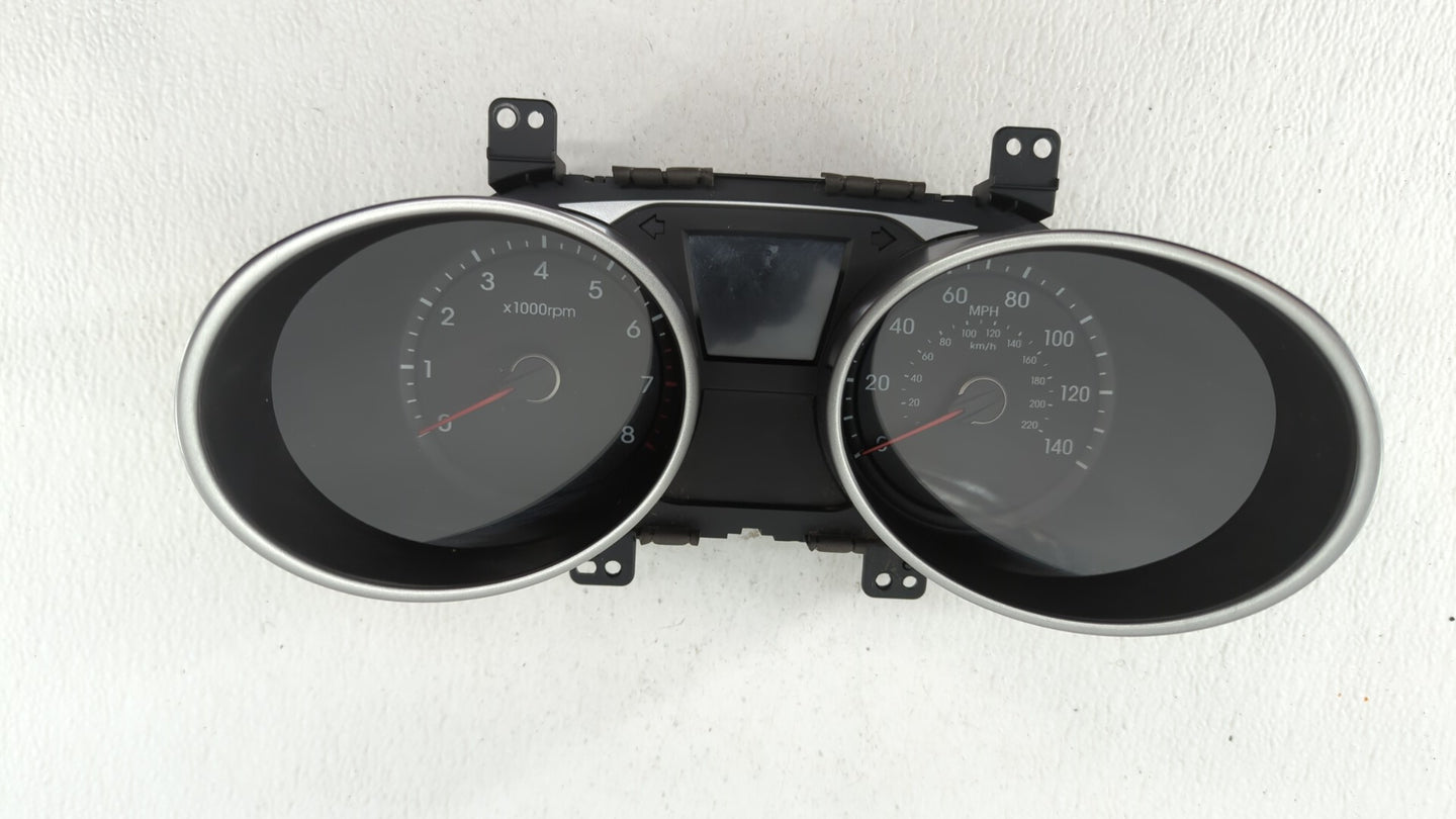 2014-2015 Hyundai Tucson Instrument Cluster Speedometer Gauges P/N:94011-2S080 Fits Fits 2014 2015 OEM Used Auto Parts - Oem