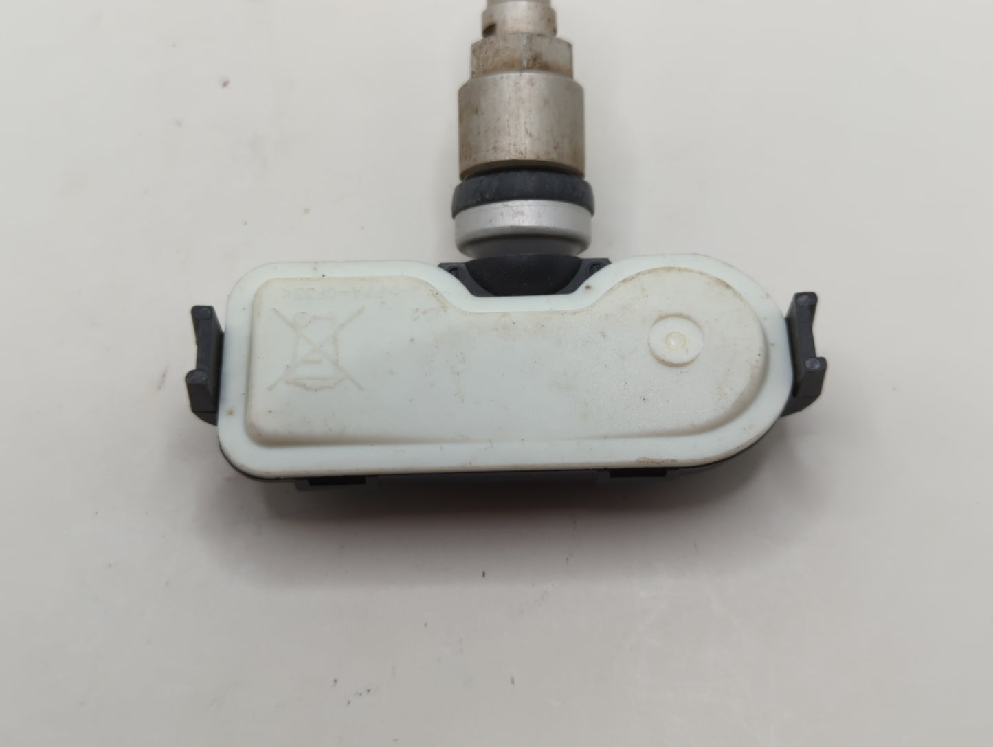 2015 Hyundai Tucson Tire Pressure Monitoring System Sensor Tpms - Oemusedautoparts1.com