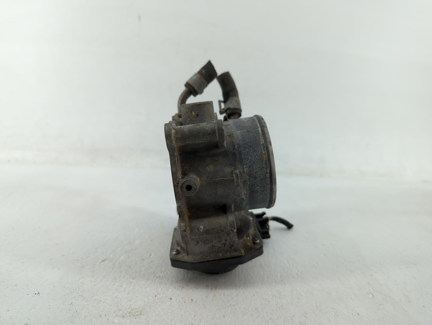 2014-2021 Hyundai Tucson Throttle Body P/N:35100-2E000 35100-2E710 Fits OEM Used Auto Parts - Oemusedautoparts1.com