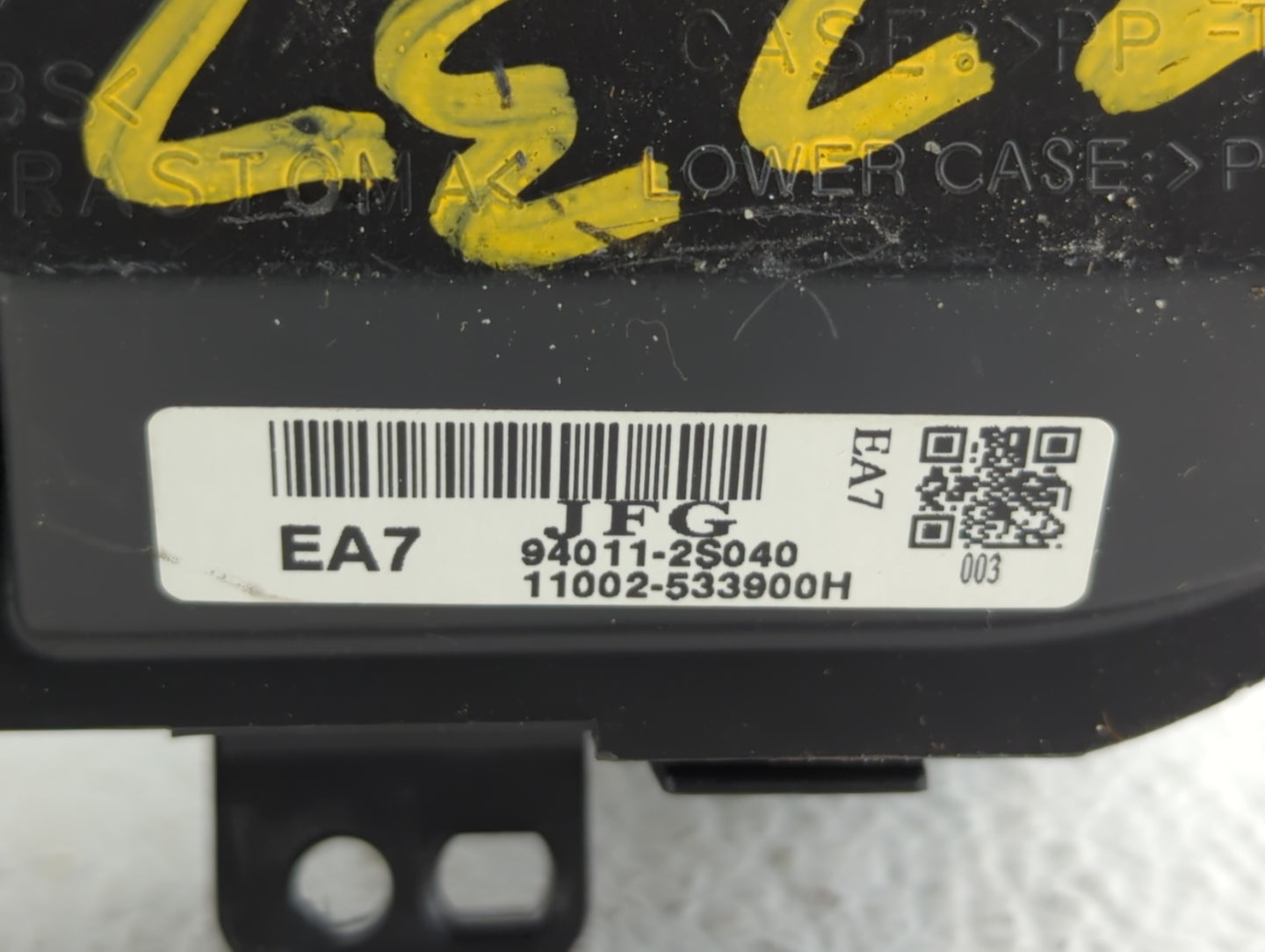 2014-2015 Hyundai Tucson Instrument Cluster Speedometer Gauges P/N:94011-2S040 Fits Fits 2014 2015 OEM Used Auto Parts - Oem