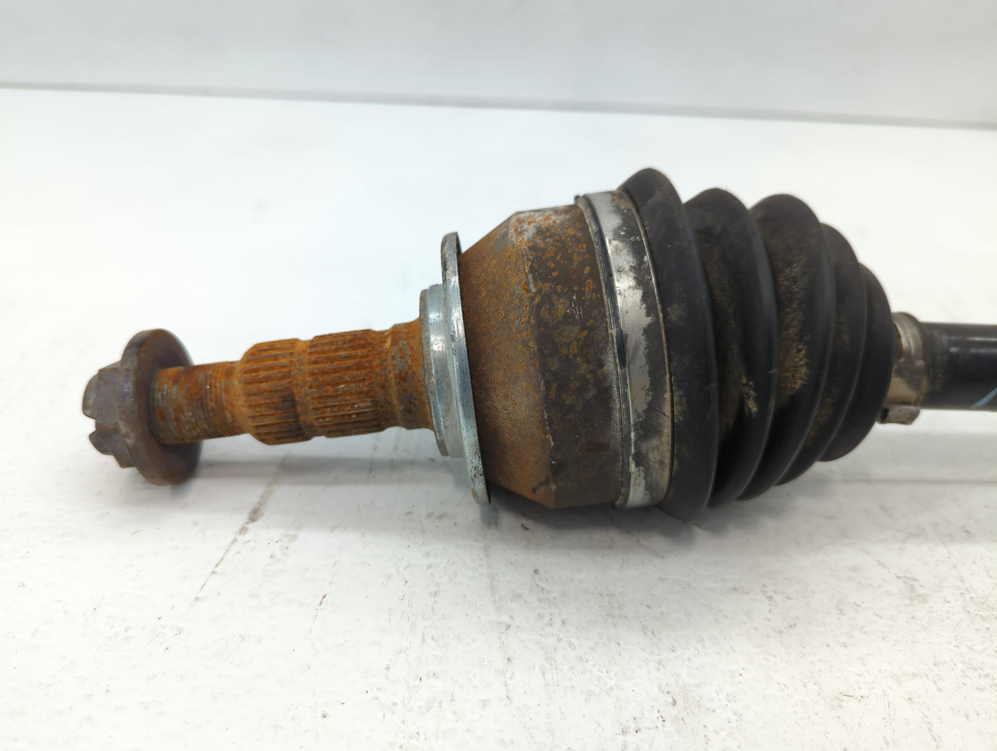 2014-2015 Hyundai Tucson Axle Shaft Front Passenger Cv C/v - Oemusedautoparts1.com