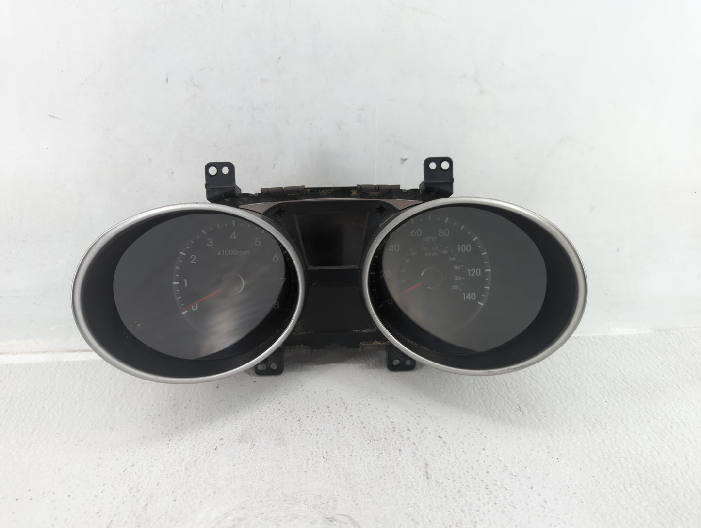 2014-2015 Hyundai Tucson Instrument Cluster Speedometer Gauges P/N:94011-2S080 Fits Fits 2014 2015 OEM Used Auto Parts - Oem