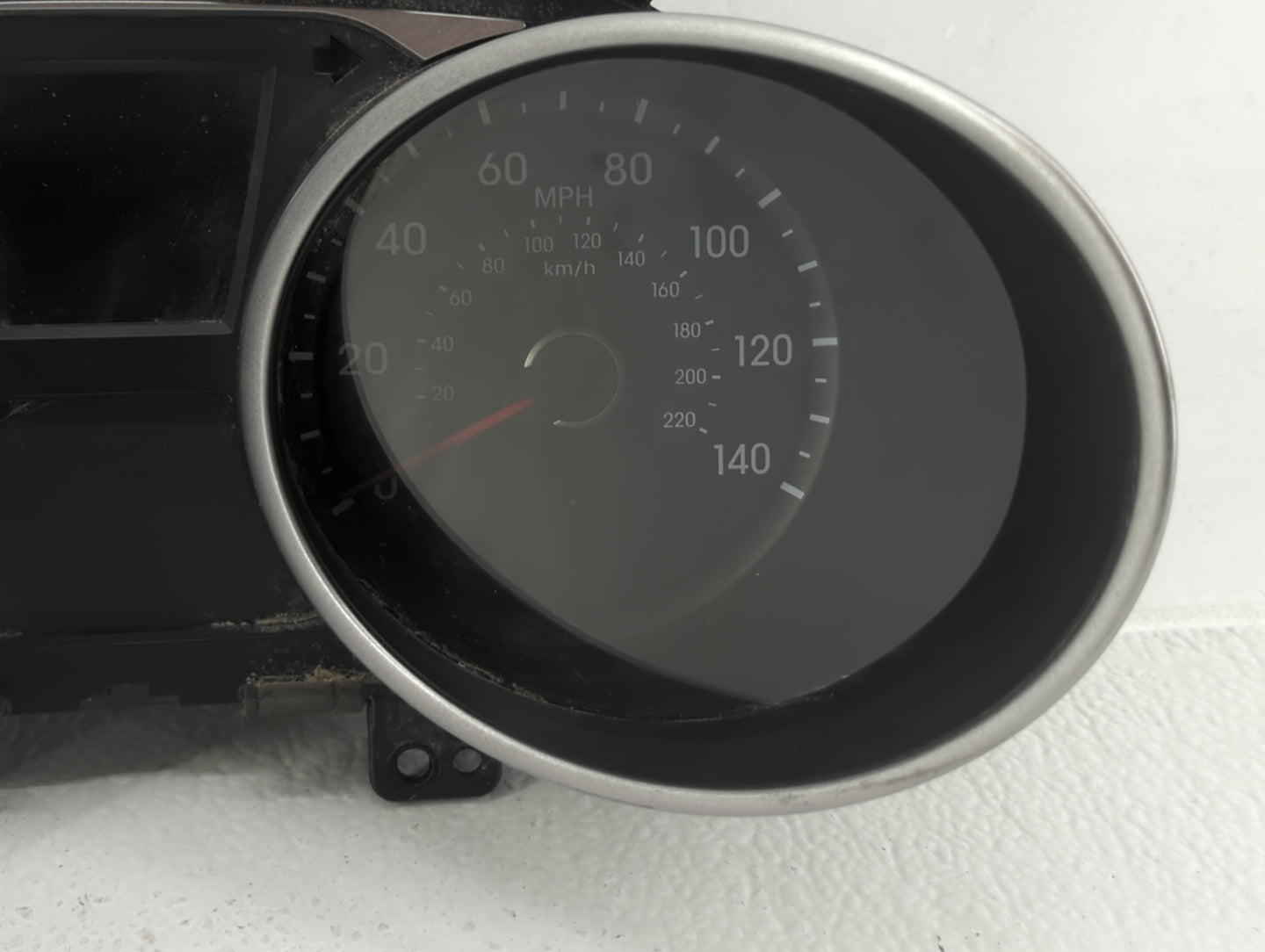 2014-2015 Hyundai Tucson Instrument Cluster Speedometer Gauges P/N:94011-2S080 Fits Fits 2014 2015 OEM Used Auto Parts - Oem