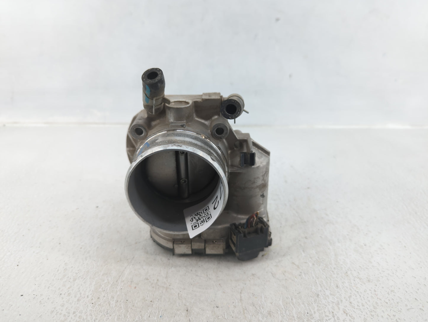 2014-2015 Hyundai Tucson Throttle Body P/N:35100-2G700 Fits Fits 2011 2012 2013 2014 2015 2016 OEM Used Auto Parts - Oemused