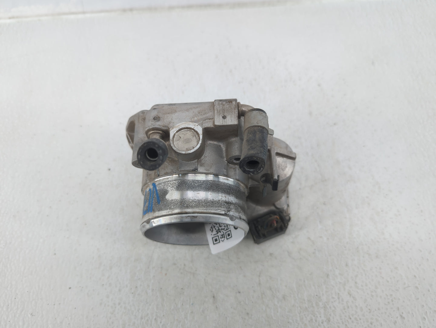 2014-2015 Hyundai Tucson Throttle Body P/N:35100-2G700 Fits Fits 2011 2012 2013 2014 2015 2016 OEM Used Auto Parts - Oemused