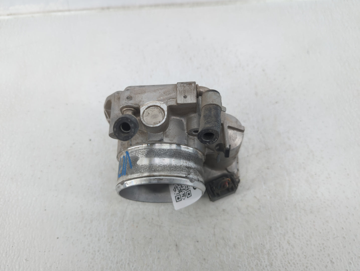 2014-2015 Hyundai Tucson Throttle Body P/N:35100-2G700 Fits Fits 2011 2012 2013 2014 2015 2016 OEM Used Auto Parts - Oemused