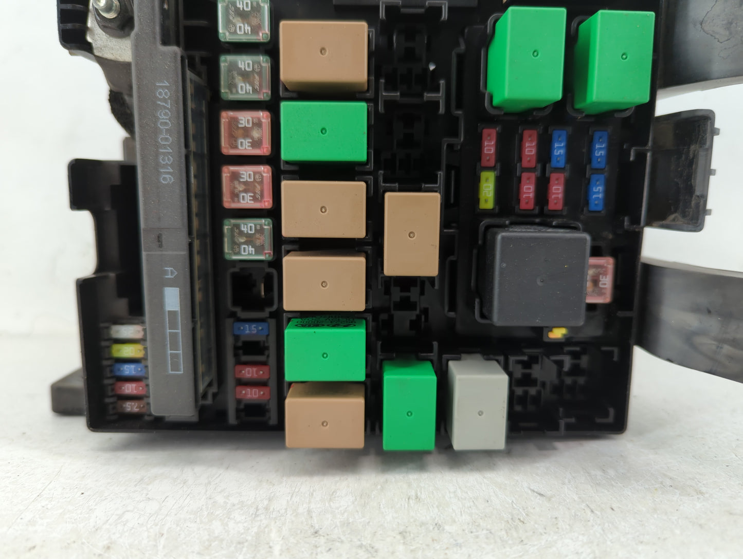 2014-2015 Hyundai Tucson Fusebox Fuse Box Panel Relay Module P/N:91307 2S480 Fits Fits 2014 2015 OEM Used Auto Parts - Oemus