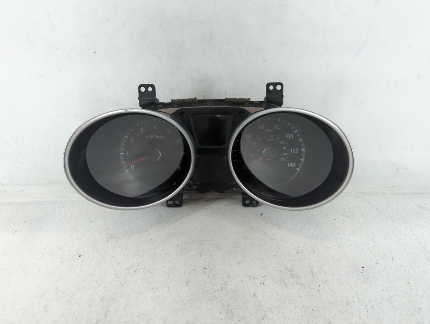 2014-2015 Hyundai Tucson Instrument Cluster Speedometer Gauges P/N:94011-2S080 Fits Fits 2014 2015 OEM Used Auto Parts - Oem
