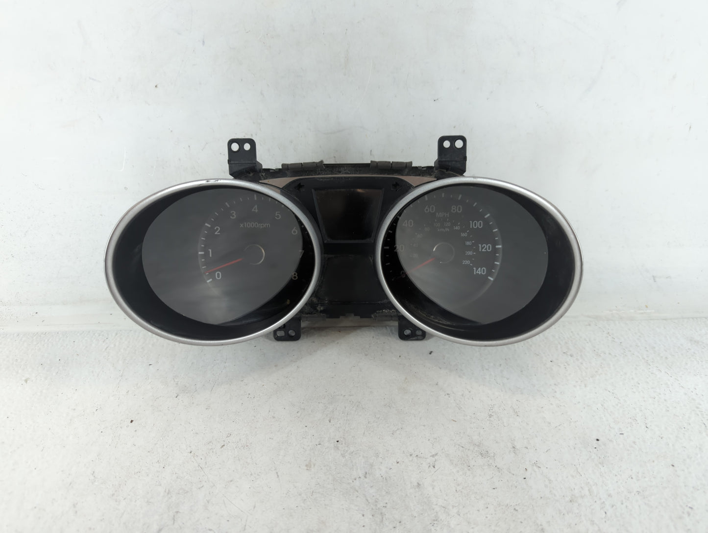 2014-2015 Hyundai Tucson Instrument Cluster Speedometer Gauges P/N:94011-2S080 Fits Fits 2014 2015 OEM Used Auto Parts - Oem