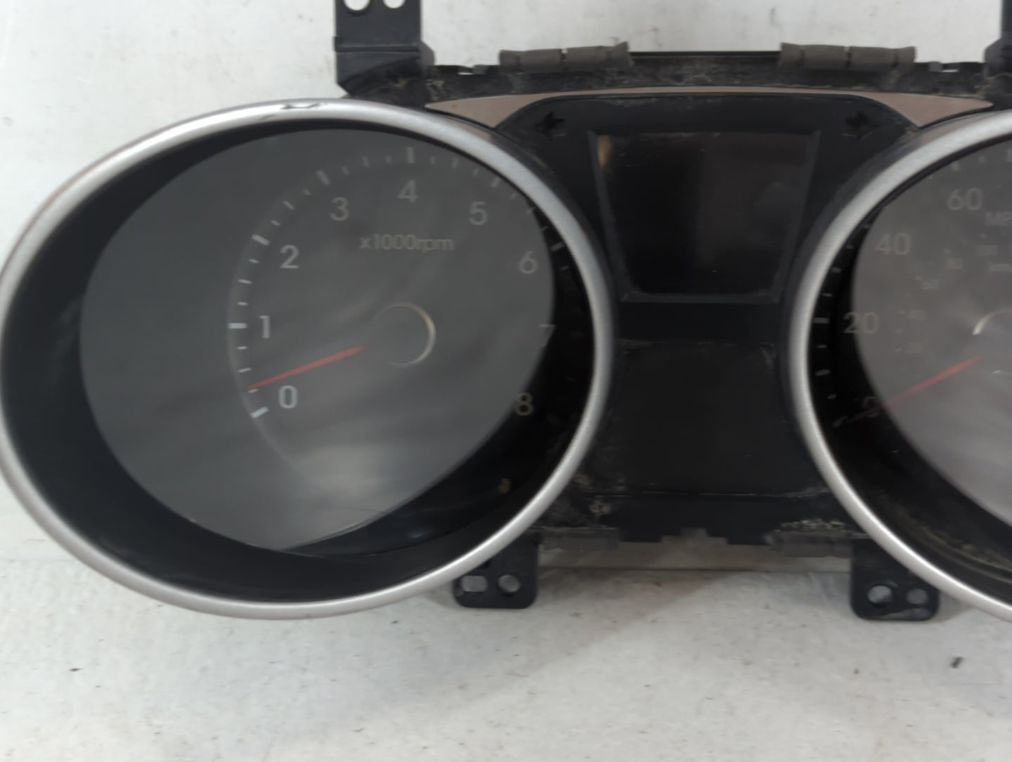 2014-2015 Hyundai Tucson Instrument Cluster Speedometer Gauges P/N:94011-2S080 Fits Fits 2014 2015 OEM Used Auto Parts - Oem