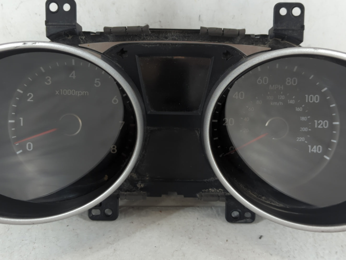 2014-2015 Hyundai Tucson Instrument Cluster Speedometer Gauges P/N:94011-2S080 Fits Fits 2014 2015 OEM Used Auto Parts - Oem
