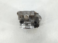2014-2015 Hyundai Tucson Throttle Body P/N:35100-2G700 Fits Fits 2011 2012 2013 2014 2015 2016 OEM Used Auto Parts - Oemused