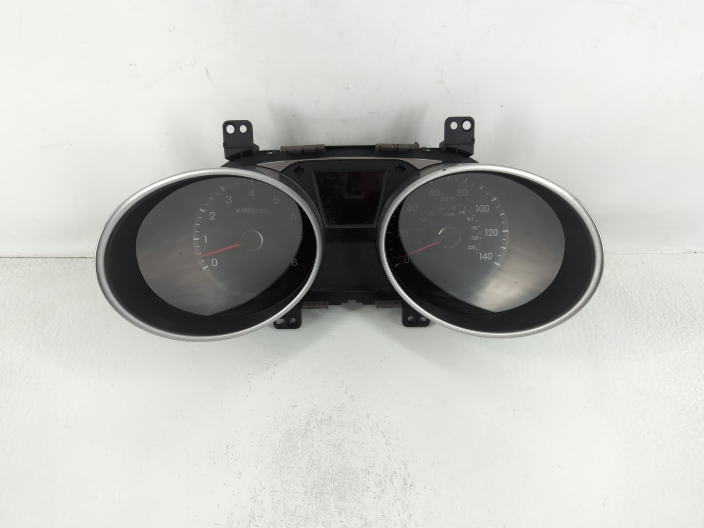 2014-2015 Hyundai Tucson Instrument Cluster Speedometer Gauges P/N:2015 01 16 Fits Fits 2014 2015 OEM Used Auto Parts - Oemu