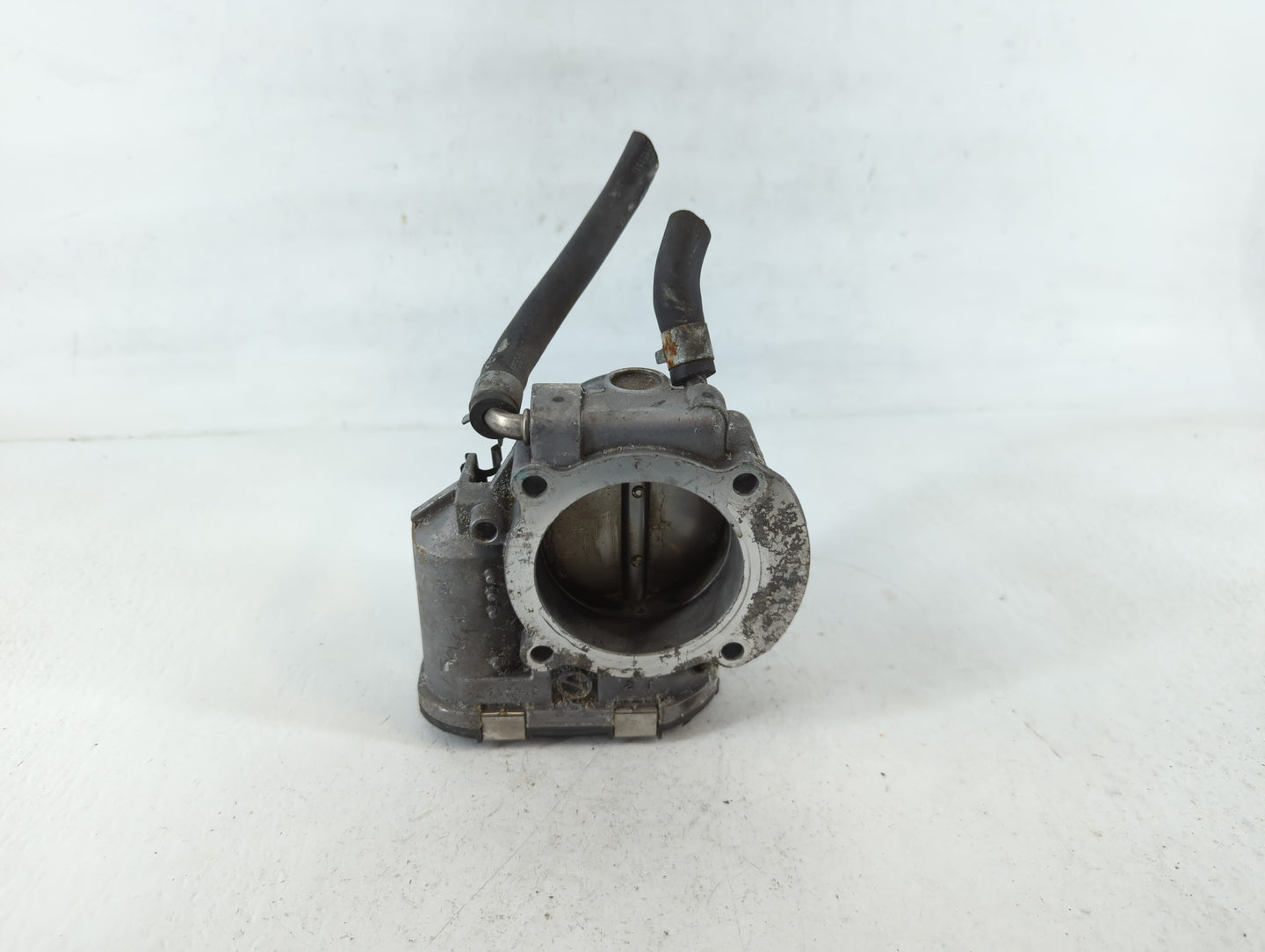 2014-2015 Hyundai Tucson Throttle Body P/N:35100-2G700 Fits Fits 2011 2012 2013 2014 2015 2016 OEM Used Auto Parts - Oemused