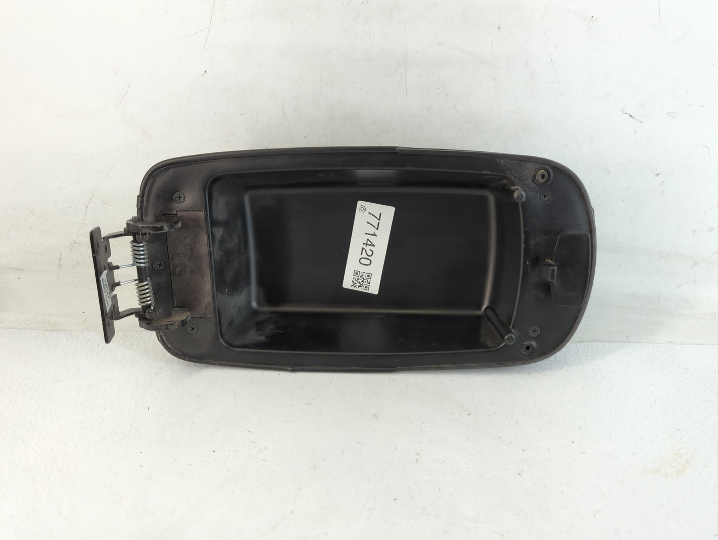 2015 Hyundai Tucson Center Console Armrest Cover Lid Fits OEM Used Auto Parts - Oemusedautoparts1.com