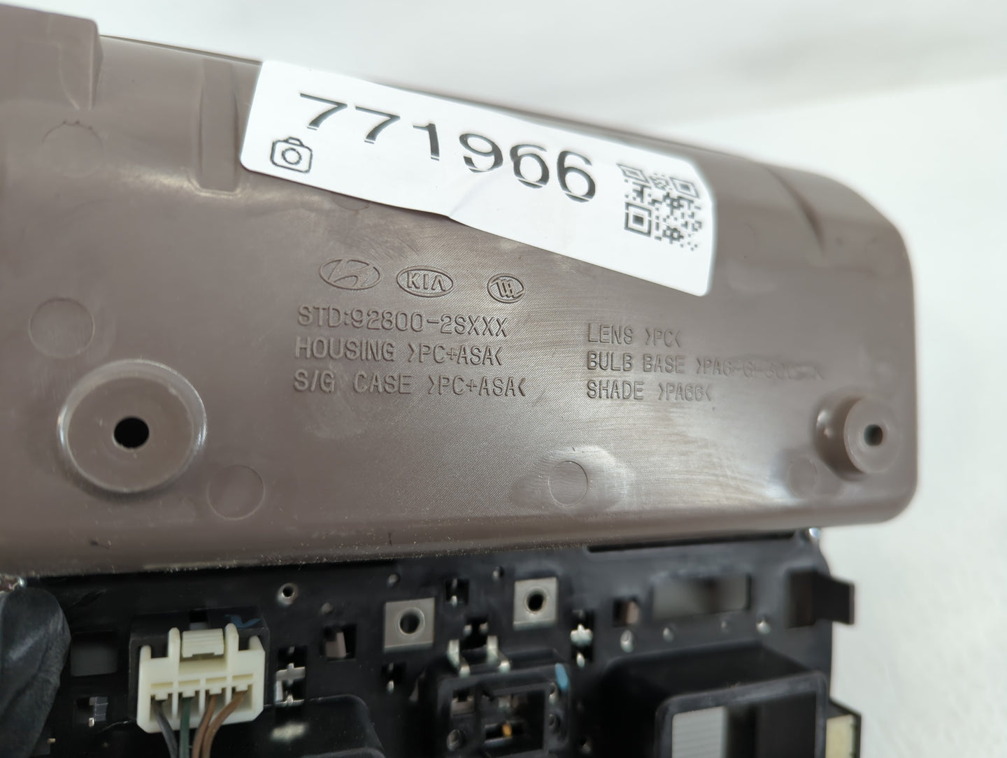 2010-2016 Hyundai Tucson Overhead Roof Console 771966 - Oemusedautoparts1.com