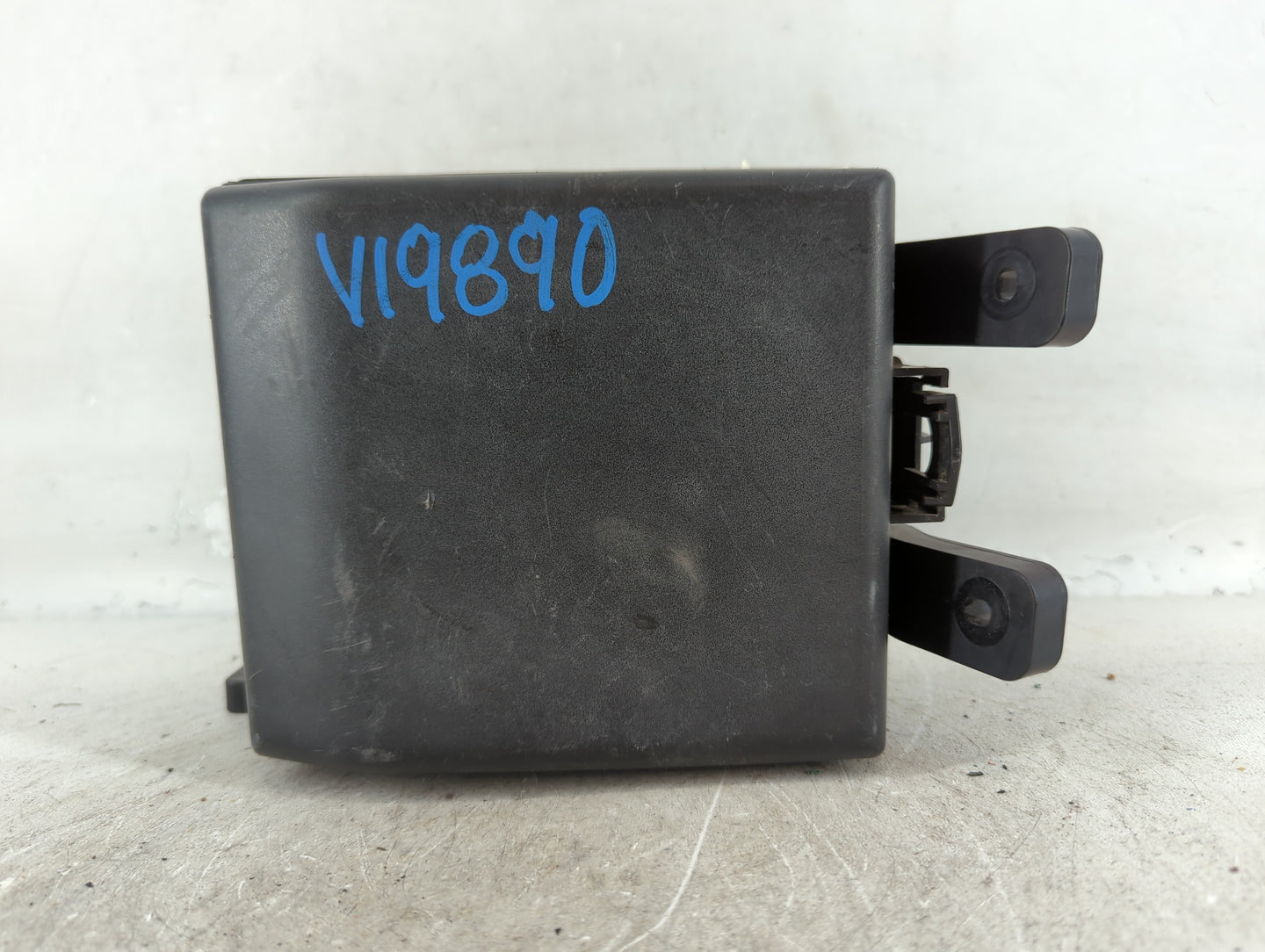 2014-2015 Hyundai Tucson Fusebox Fuse Box Panel Relay Module P/N:91307 2S480 Fits Fits 2014 2015 OEM Used Auto Parts - Oemus