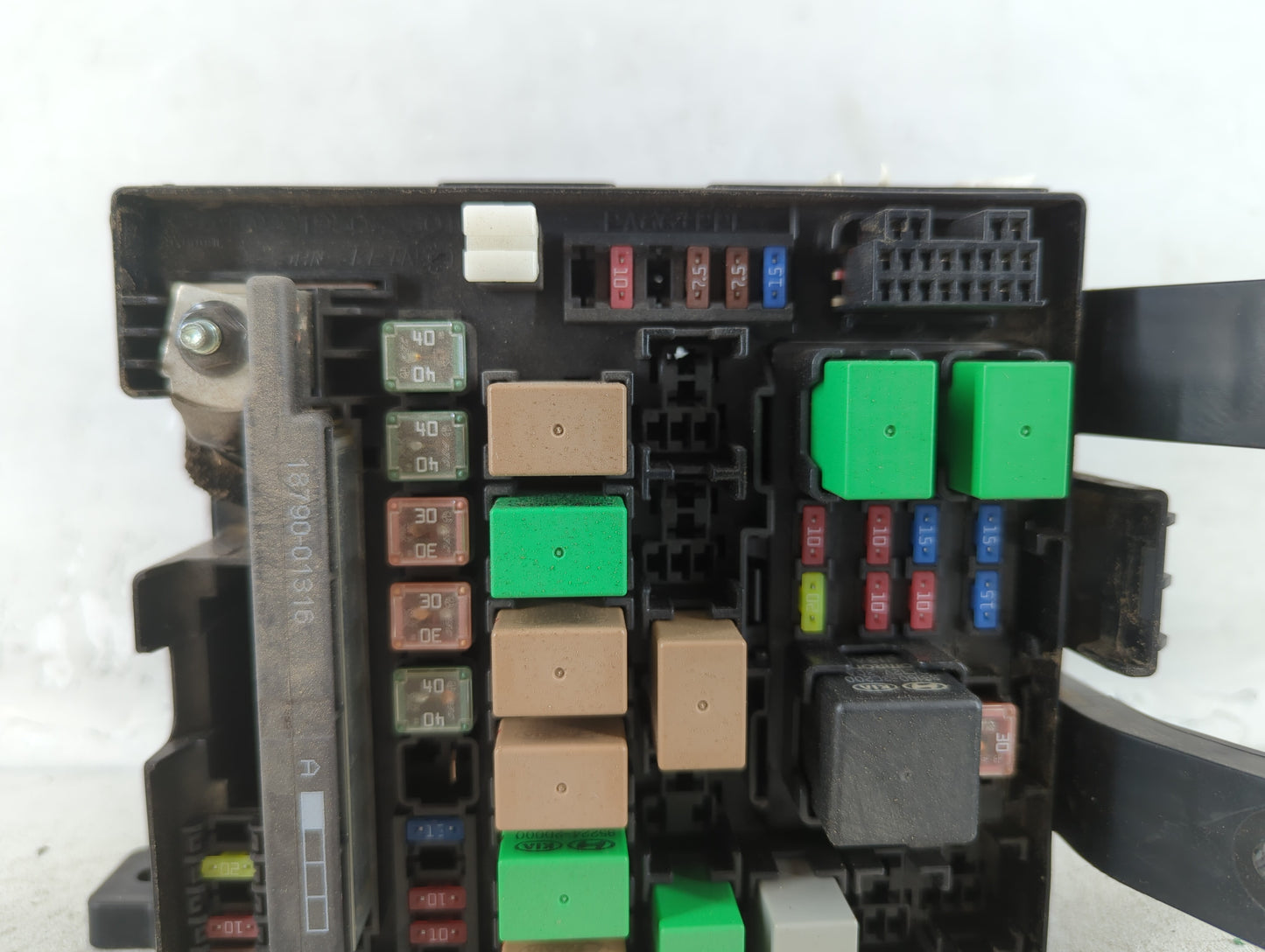 2014-2015 Hyundai Tucson Fusebox Fuse Box Panel Relay Module P/N:91307 2S480 Fits Fits 2014 2015 OEM Used Auto Parts - Oemus