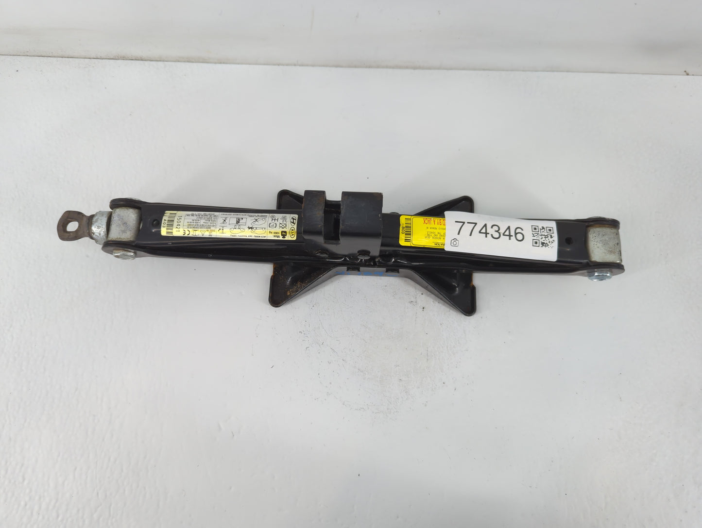 2015 Hyundai Tucson Spare Scissor Car Jack - Oemusedautoparts1.com