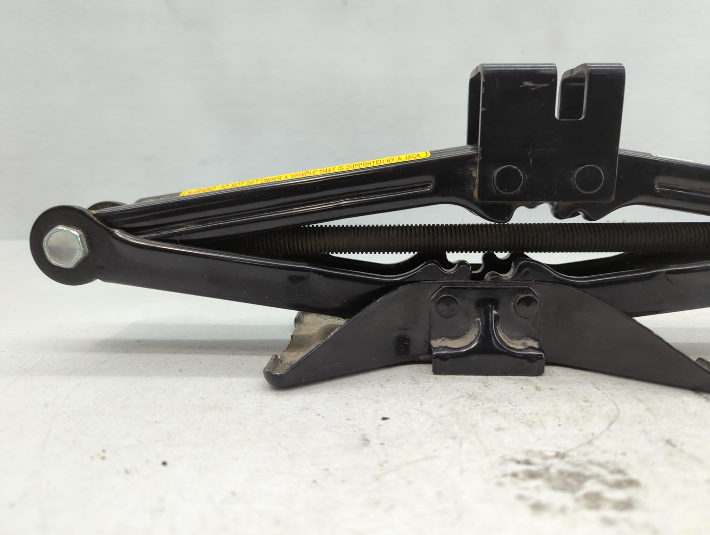 2015 Hyundai Tucson Spare Scissor Car Jack - Oemusedautoparts1.com