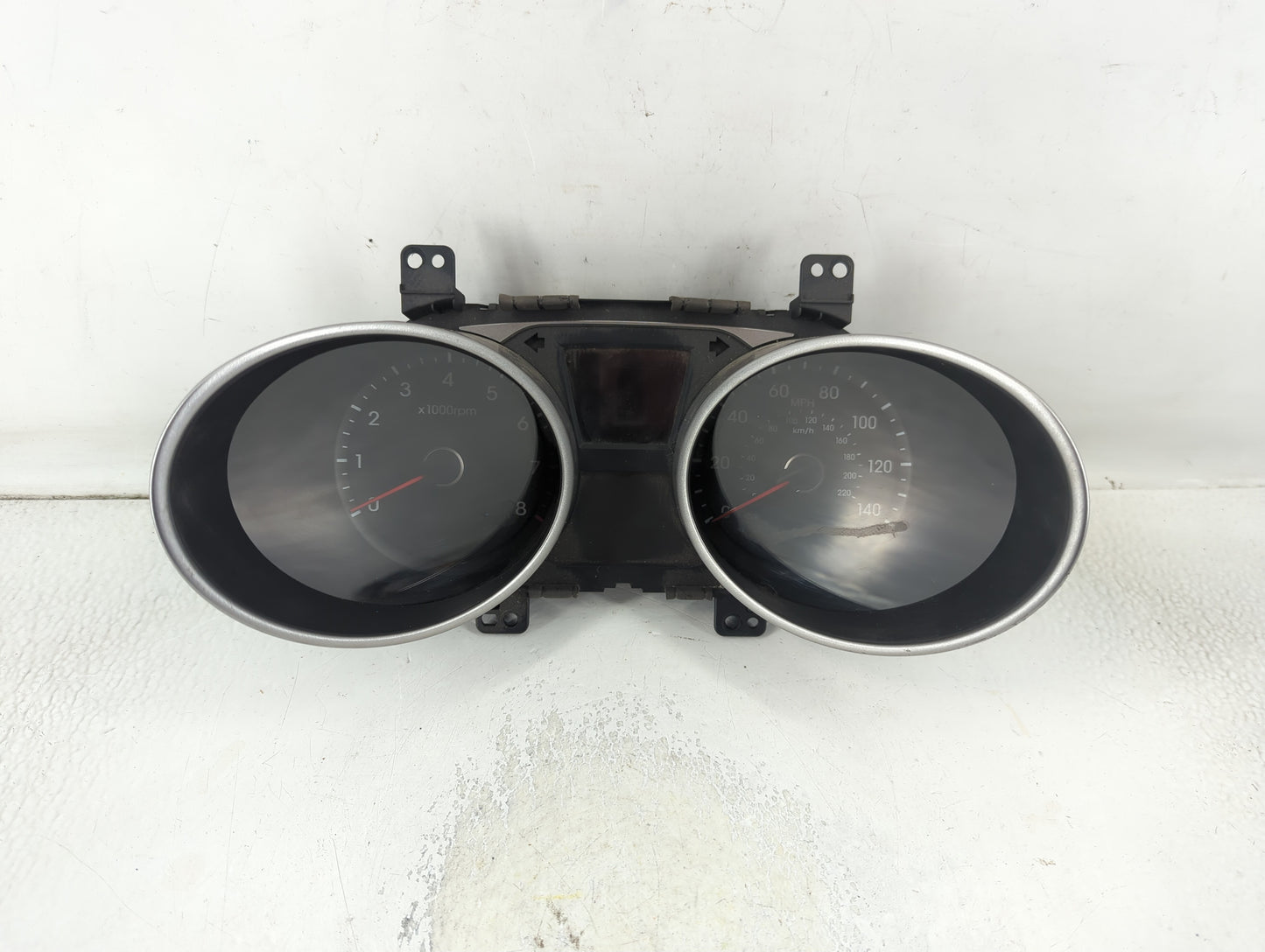 2014-2015 Hyundai Tucson Instrument Cluster Speedometer Gauges P/N:SEQ 040 Fits Fits 2014 2015 OEM Used Auto Parts - Oemused