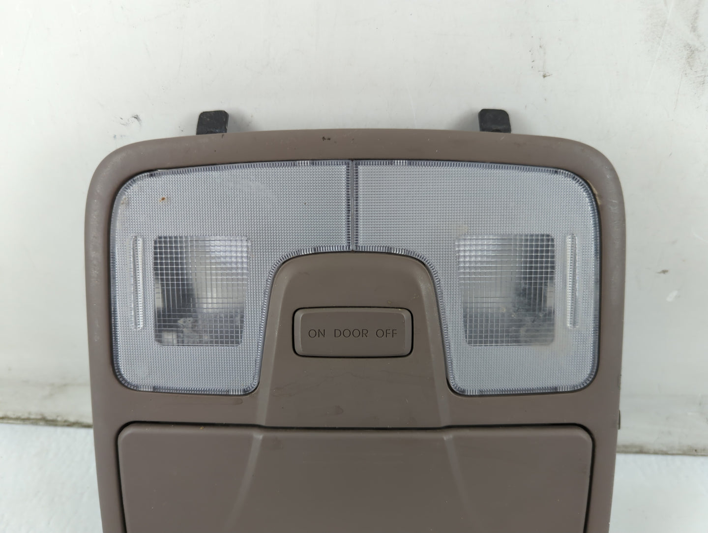 2015 Hyundai Tucson Overhead Roof Console - Oemusedautoparts1.com