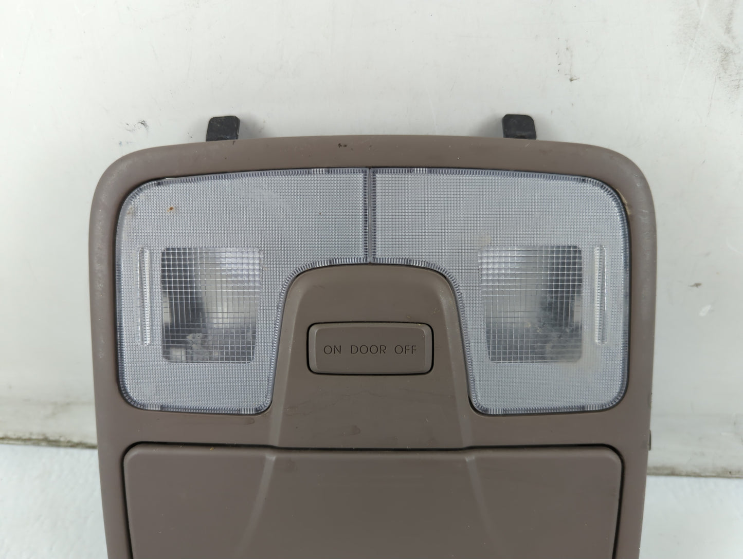 2015 Hyundai Tucson Overhead Roof Console - Oemusedautoparts1.com