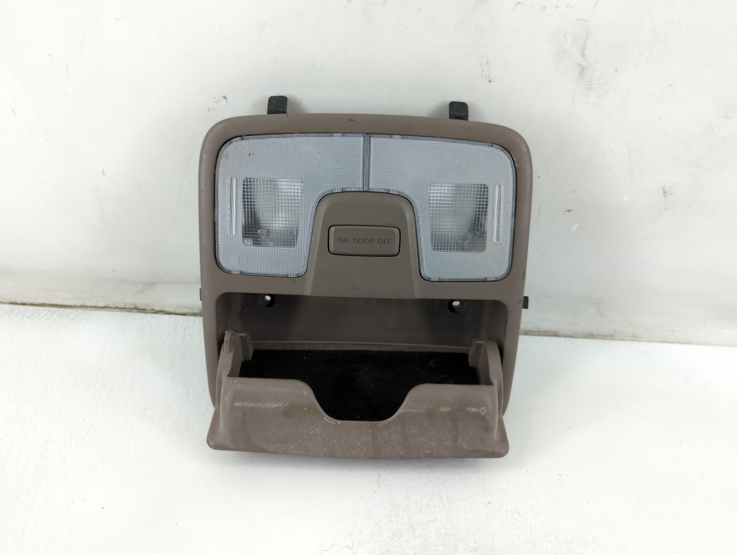 2015 Hyundai Tucson Overhead Roof Console - Oemusedautoparts1.com