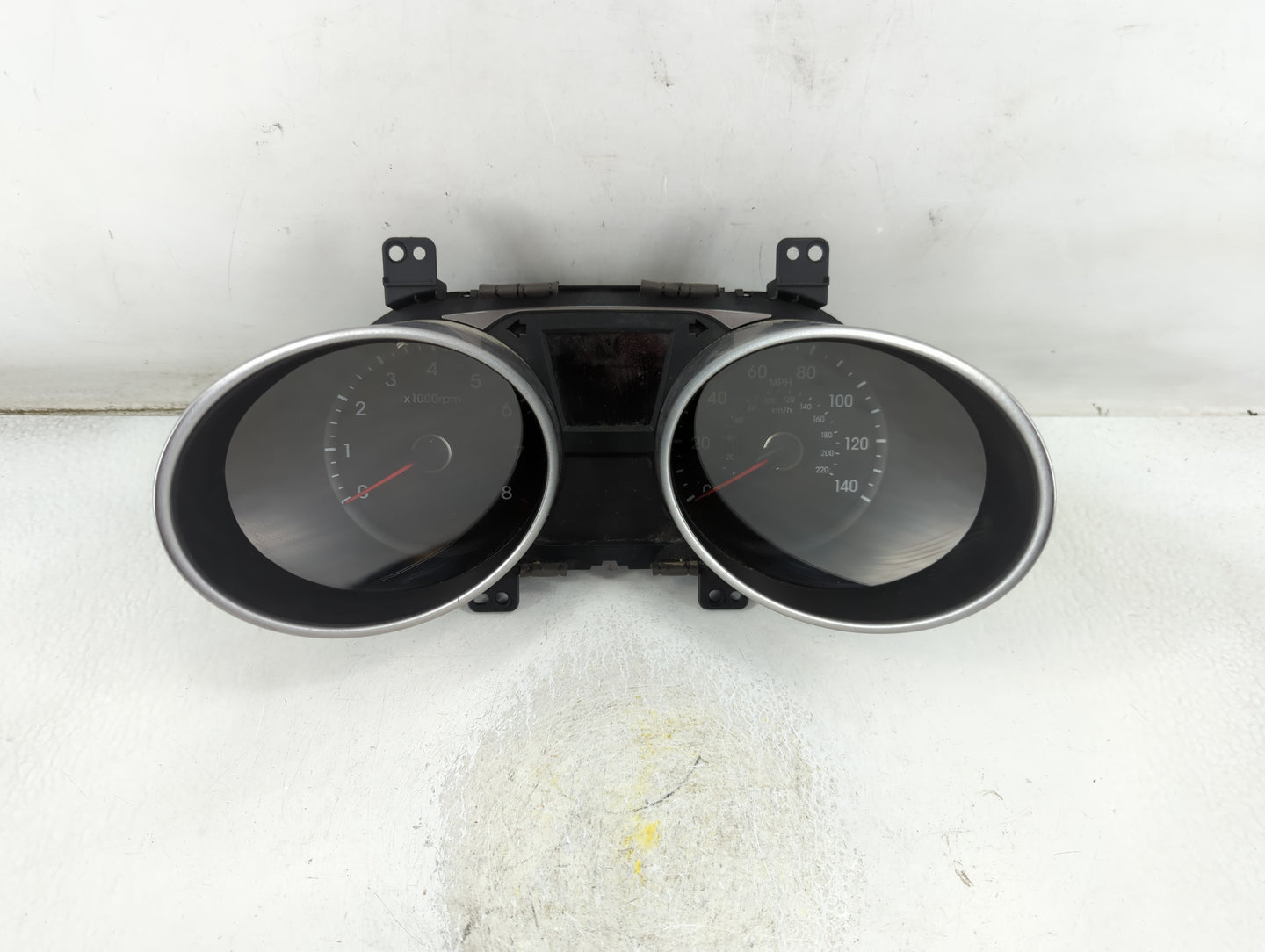 2014-2015 Hyundai Tucson Instrument Cluster Speedometer Gauges P/N:94011-2S040 Fits Fits 2014 2015 OEM Used Auto Parts - Oem