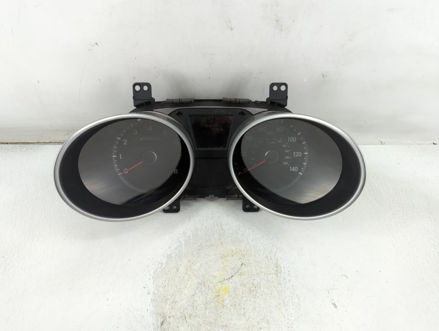 2014-2015 Hyundai Tucson Instrument Cluster Speedometer Gauges P/N:94011-2S040 Fits Fits 2014 2015 OEM Used Auto Parts - Oem