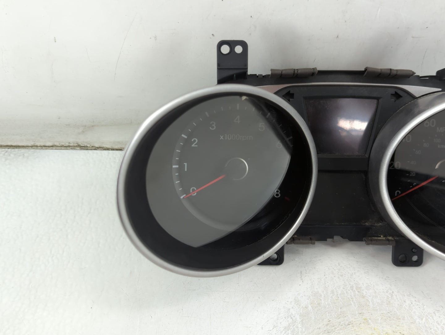 2014-2015 Hyundai Tucson Instrument Cluster Speedometer Gauges P/N:94011-2S040 Fits Fits 2014 2015 OEM Used Auto Parts - Oem