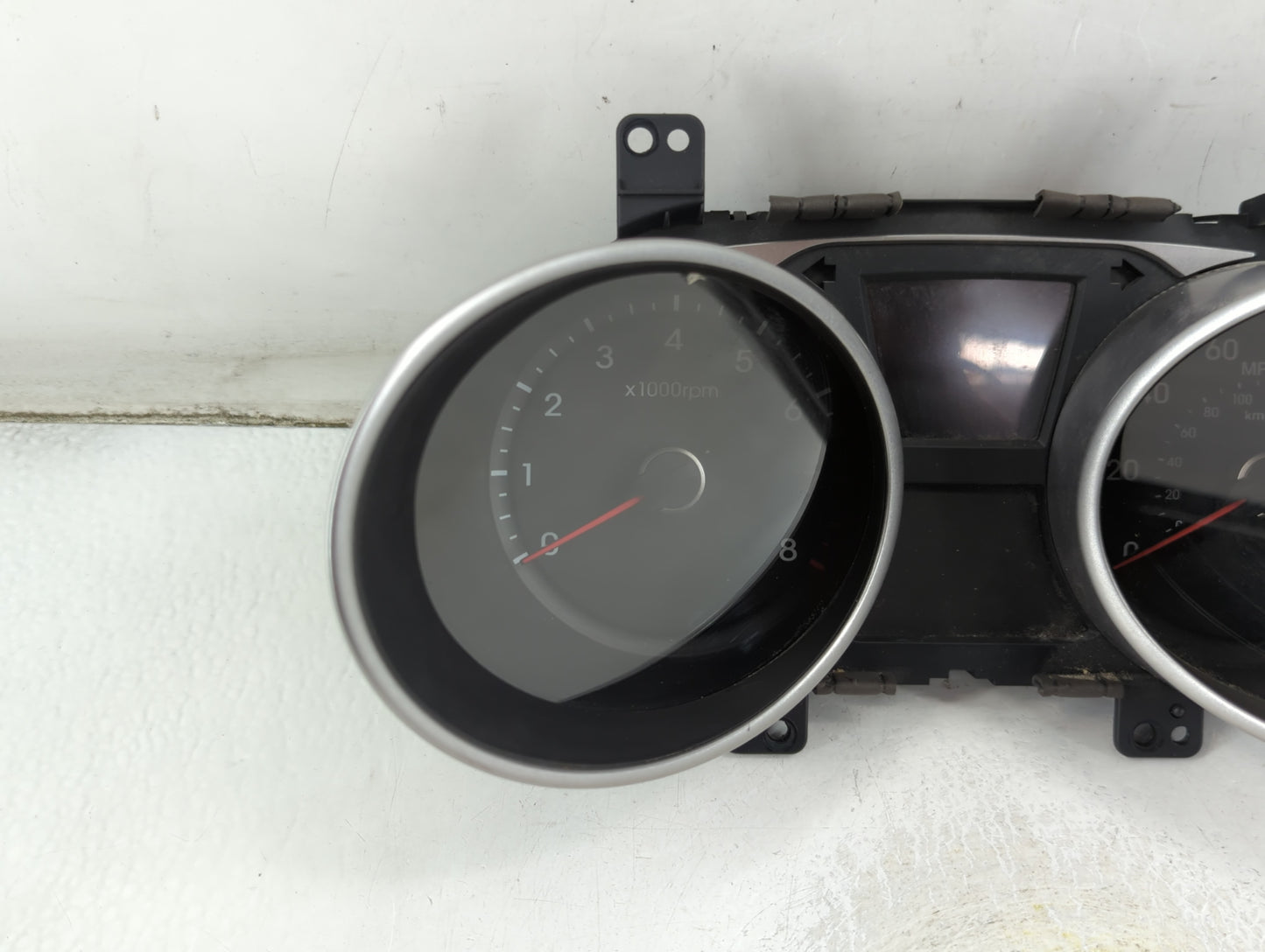 2014-2015 Hyundai Tucson Instrument Cluster Speedometer Gauges P/N:94011-2S040 Fits Fits 2014 2015 OEM Used Auto Parts - Oem