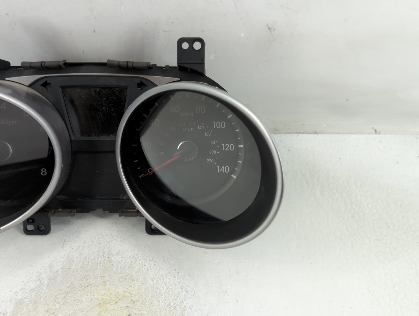 2014-2015 Hyundai Tucson Instrument Cluster Speedometer Gauges P/N:94011-2S040 Fits Fits 2014 2015 OEM Used Auto Parts - Oem