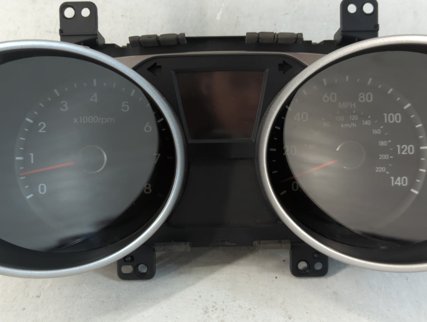 2014-2015 Hyundai Tucson Instrument Cluster Speedometer Gauges P/N:94011-2S020 Fits Fits 2014 2015 OEM Used Auto Parts - Oem