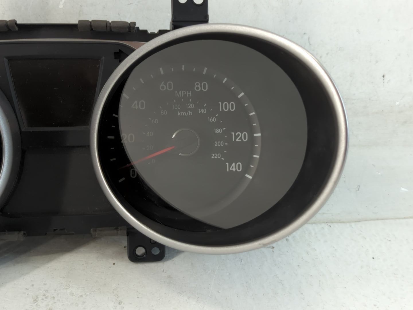 2014-2015 Hyundai Tucson Instrument Cluster Speedometer Gauges P/N:94011-2S020 Fits Fits 2014 2015 OEM Used Auto Parts - Oem