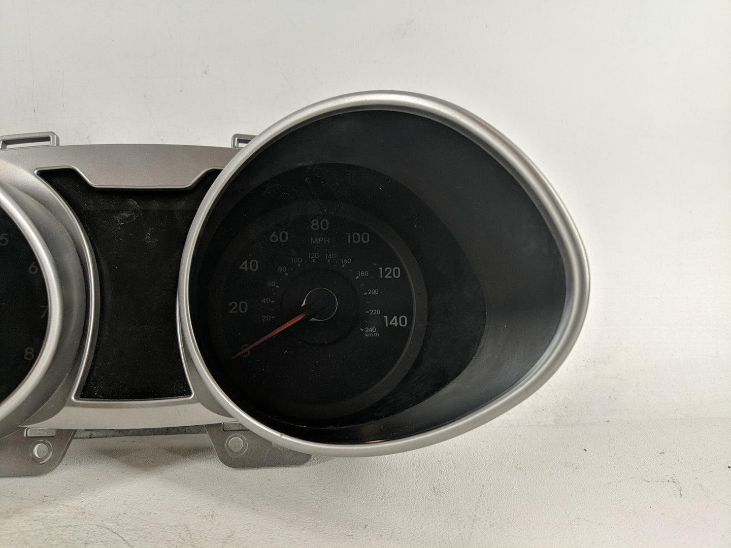 2012-2015 Hyundai Veloster Instrument Cluster Speedometer Gauges P/N:94001-2V331RDR Fits Fits 2012 2013 2014 2015 OEM Used A