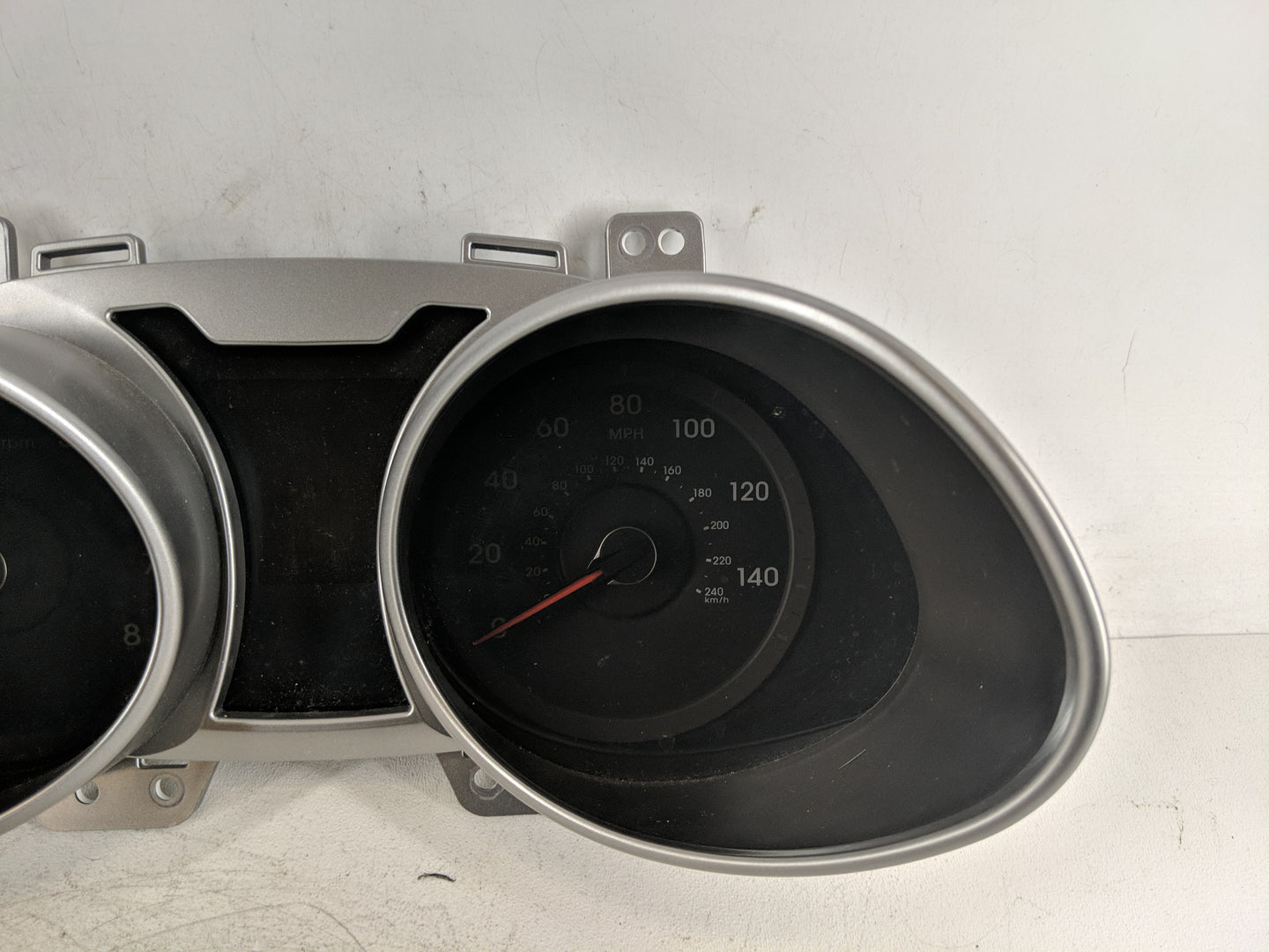 2012-2015 Hyundai Veloster Instrument Cluster Speedometer Gauges P/N:94001-2V331RDR Fits Fits 2012 2013 2014 2015 OEM Used A
