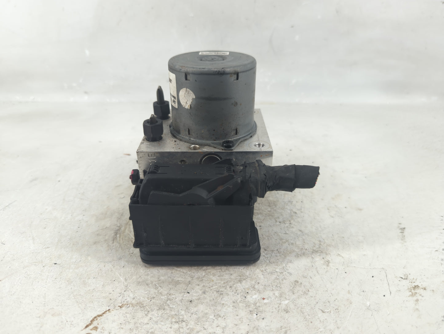 2015-2017 Hyundai Veloster ABS Pump Control Module Replacement P/N:JK2D4D00330K Fits Fits 2015 2016 2017 OEM Used Auto Parts