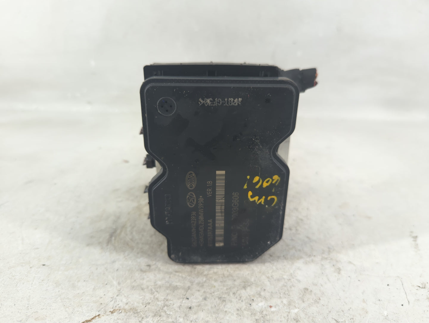 2015-2017 Hyundai Veloster ABS Pump Control Module Replacement P/N:JK2D4D00330K Fits Fits 2015 2016 2017 OEM Used Auto Parts