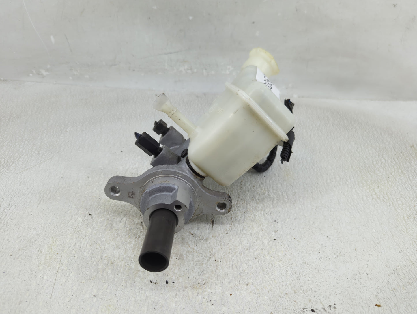 2012-2017 Hyundai Veloster Brake Master Cylinder - Oemusedautoparts1.com