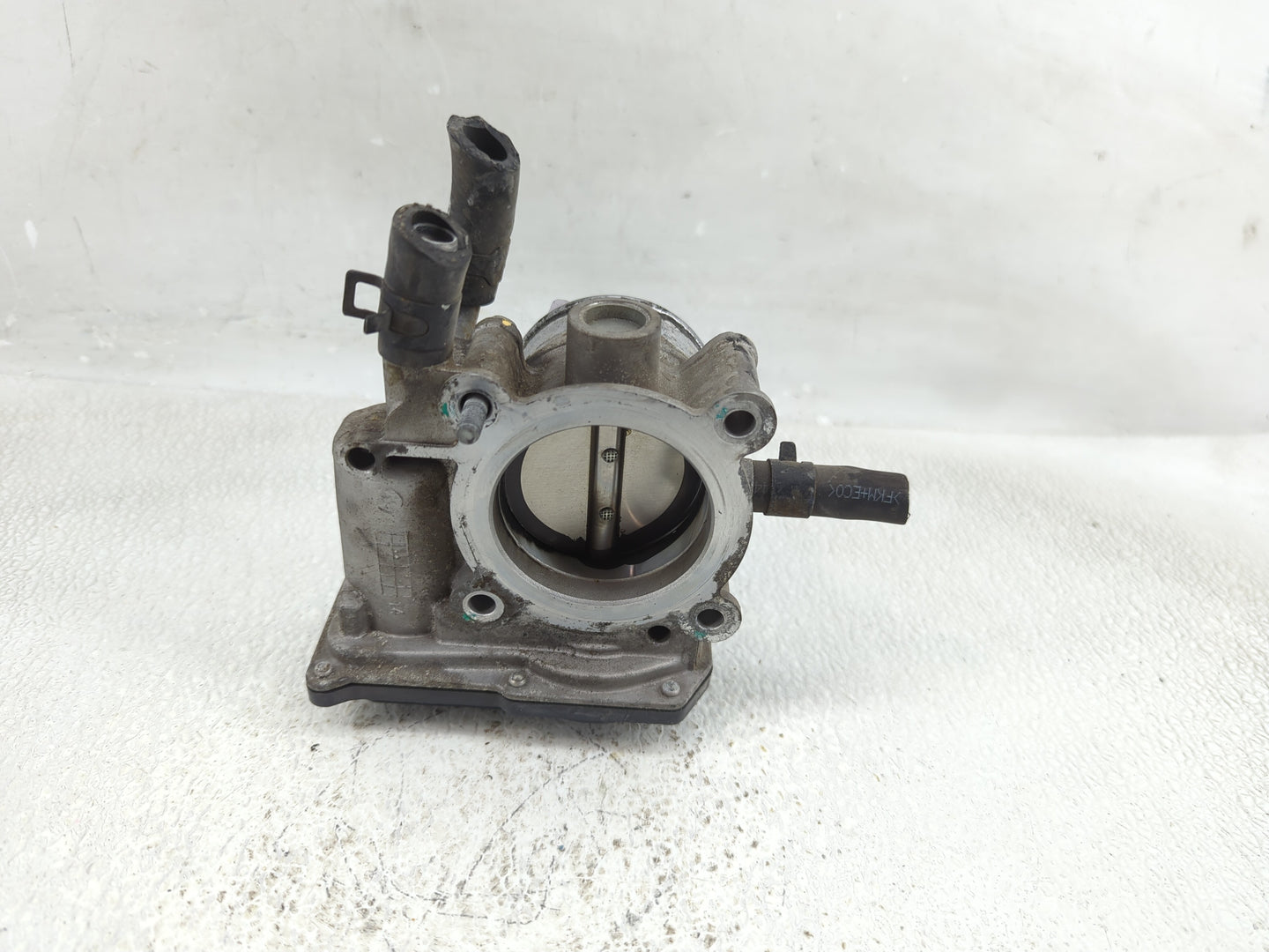 2015-2020 Hyundai Veloster Throttle Body P/N:35100-2B320 Fits Fits 2015 2016 2017 2018 2019 2020 2021 2022 OEM Used Auto Par